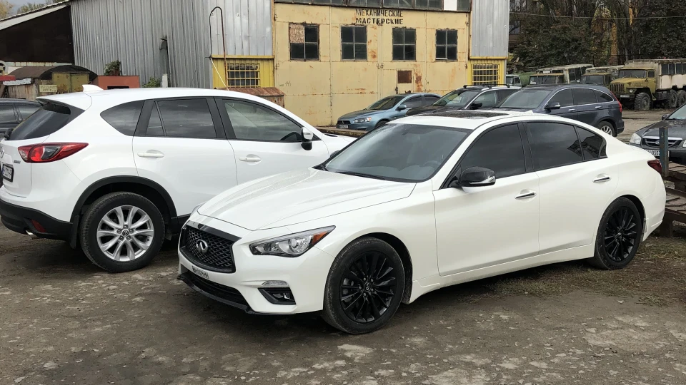 Infiniti Q50 5