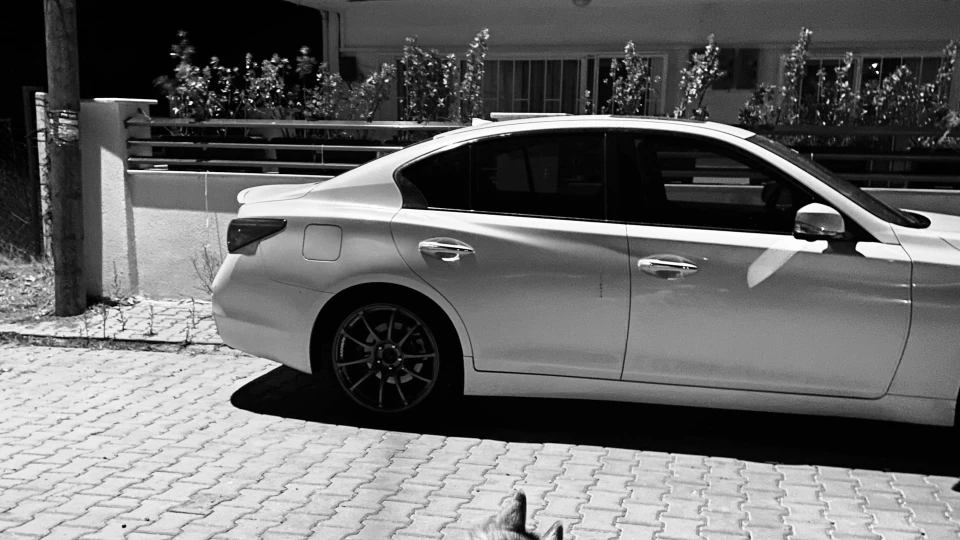 Infiniti Q50 4