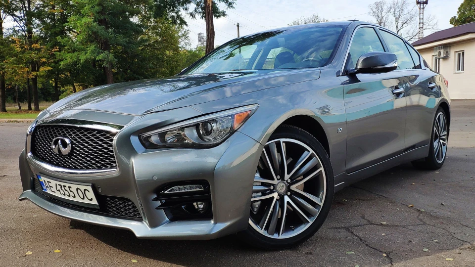 Infiniti Q50 2