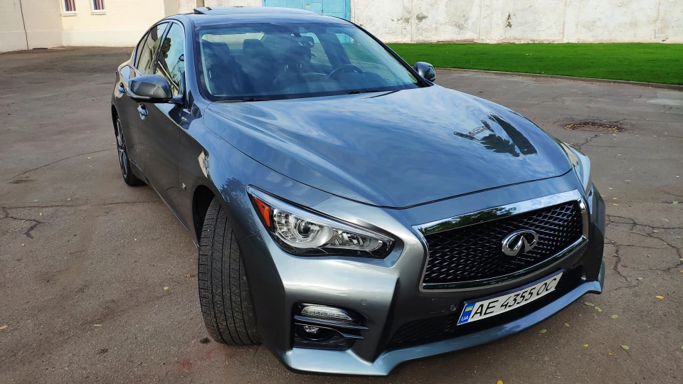 Infiniti Q50 3