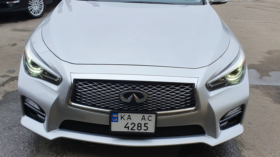 Infiniti Q50 4