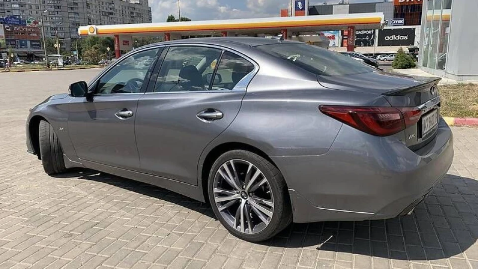 Infiniti Q50 3