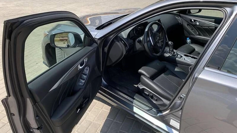 Infiniti Q50 5