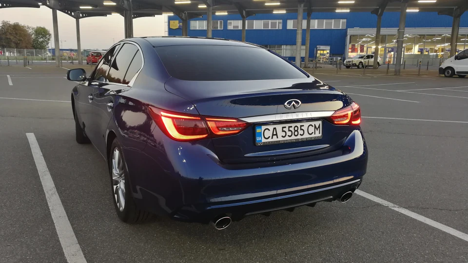 Infiniti Q50 3