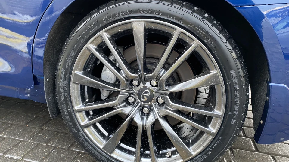 Infiniti Q50 3.0 Red Sport 2
