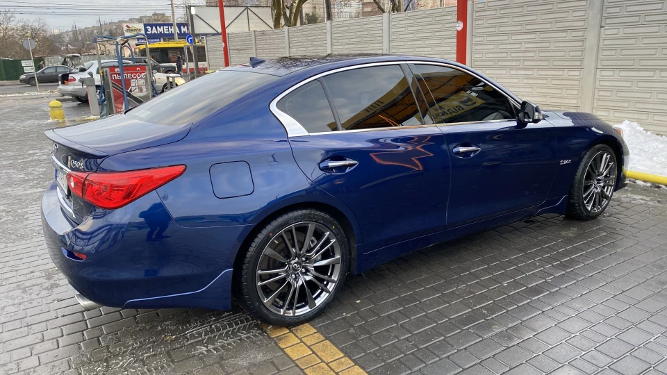 Infiniti Q50 3.0 Red Sport 3