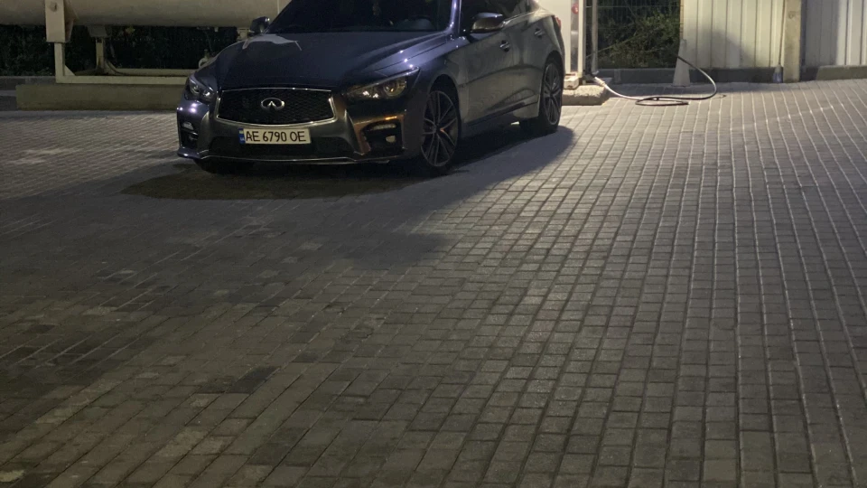 Infiniti Q50 3.7 silver sport 2