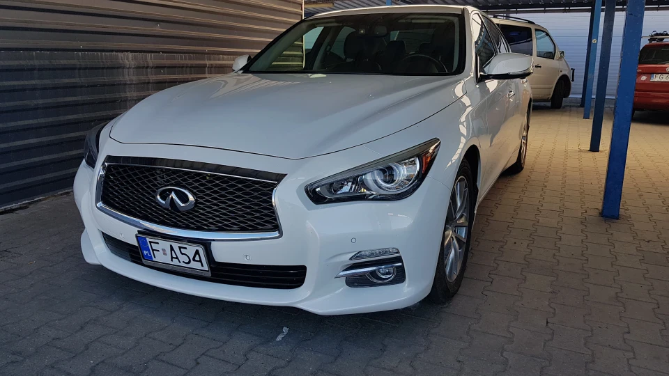 Infiniti Q50 3.7 2