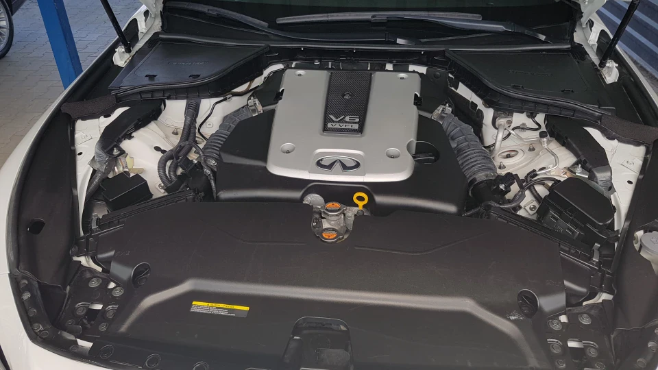 Infiniti Q50 3.7 3