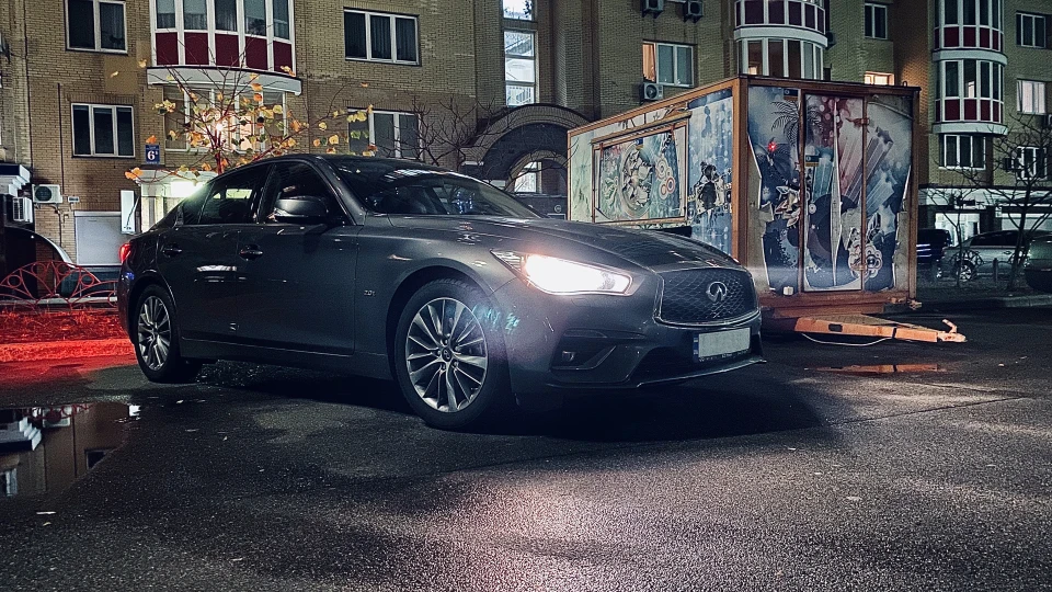 Infiniti Q50 Flo