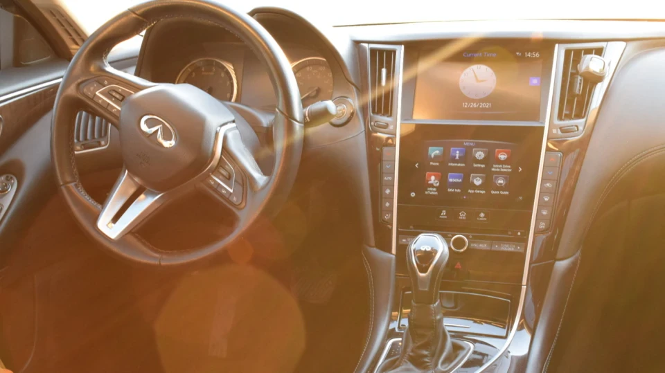 Infiniti Q50 Luxe 3.0 rwd 2