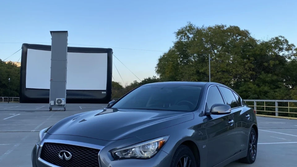 Infiniti Q50 Premium