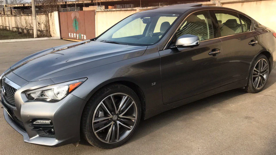 Infiniti Q50 s 3.7 awd 4