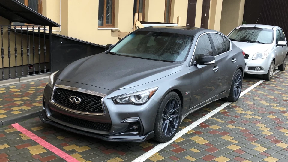 Infiniti Q50 S 刃