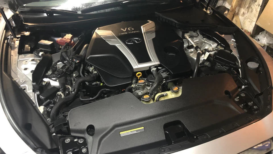 Infiniti Q50 silver 3.0 twin turbo 3