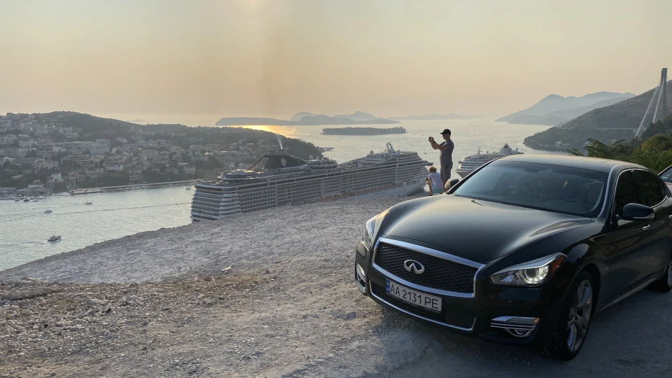 Infiniti Q70 L