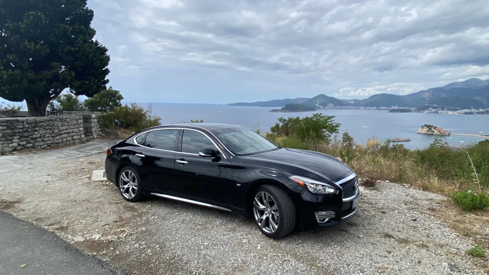 Infiniti Q70 L 2