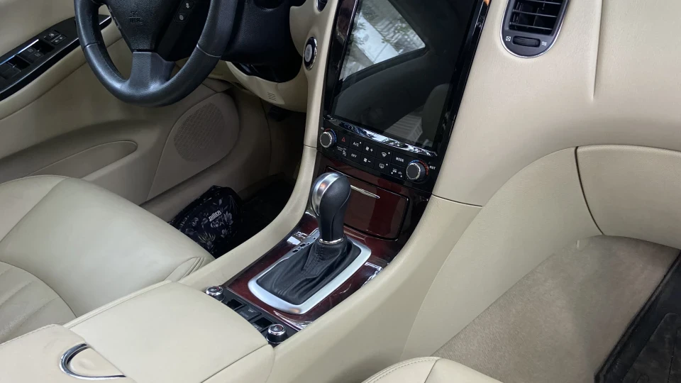 Infiniti QX50 3.7 3
