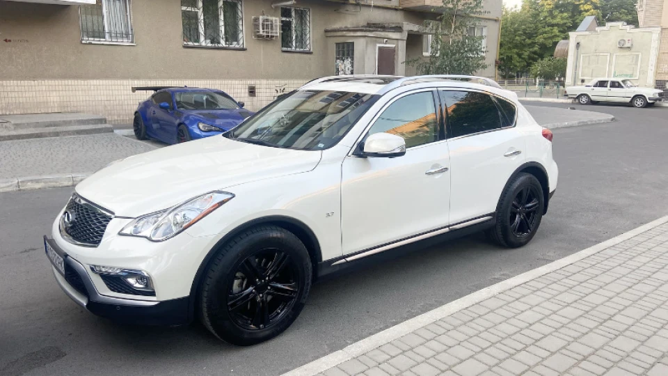 Infiniti QX50 3.7 4