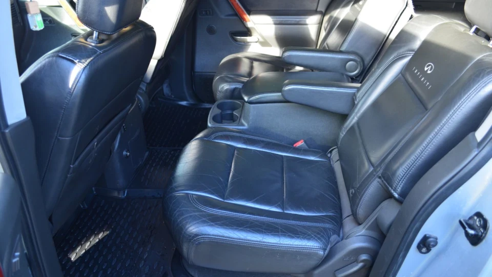 Infiniti QX56 2