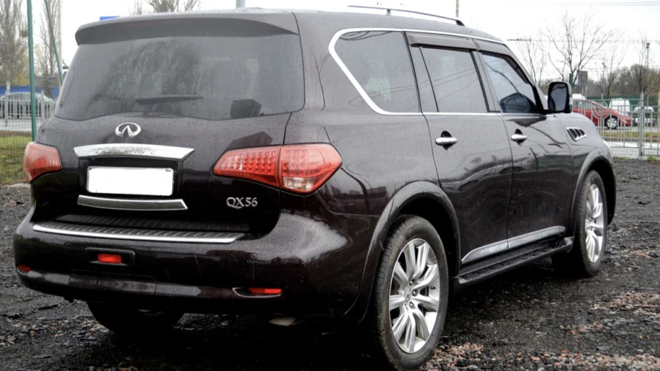 Infiniti QX56