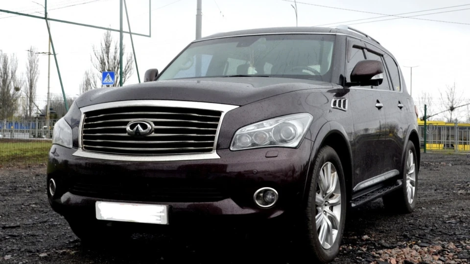 Infiniti QX56 2