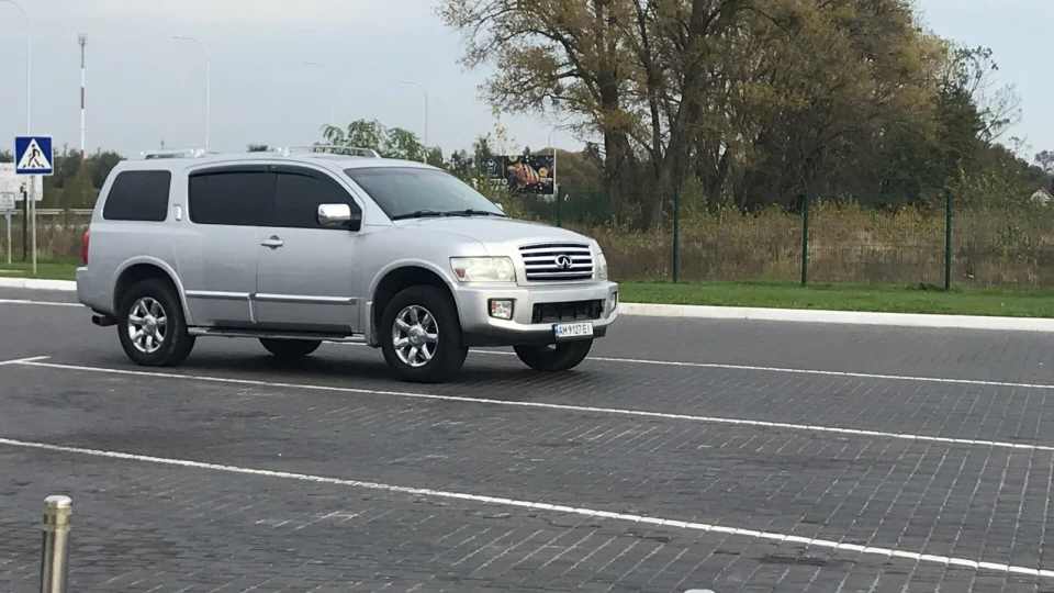 Infiniti QX56