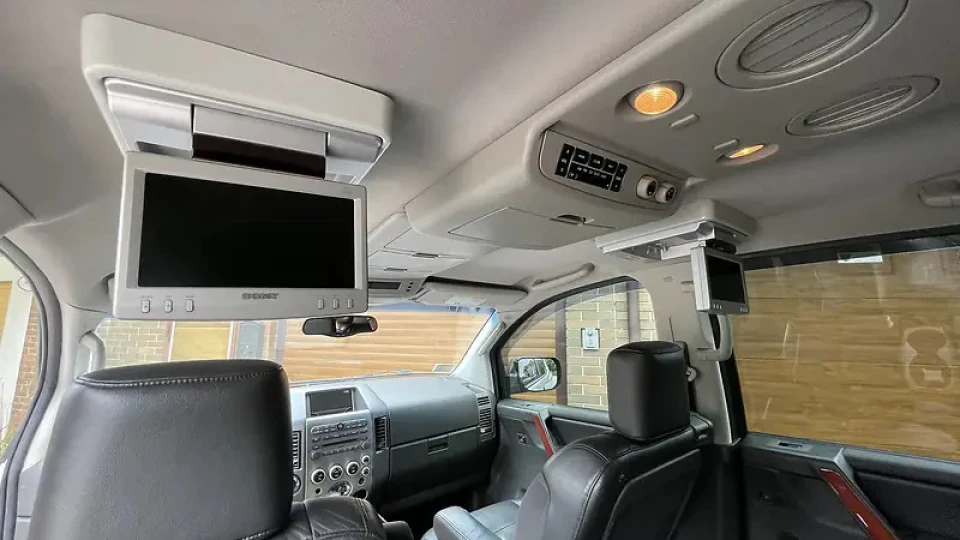 Infiniti QX56 2