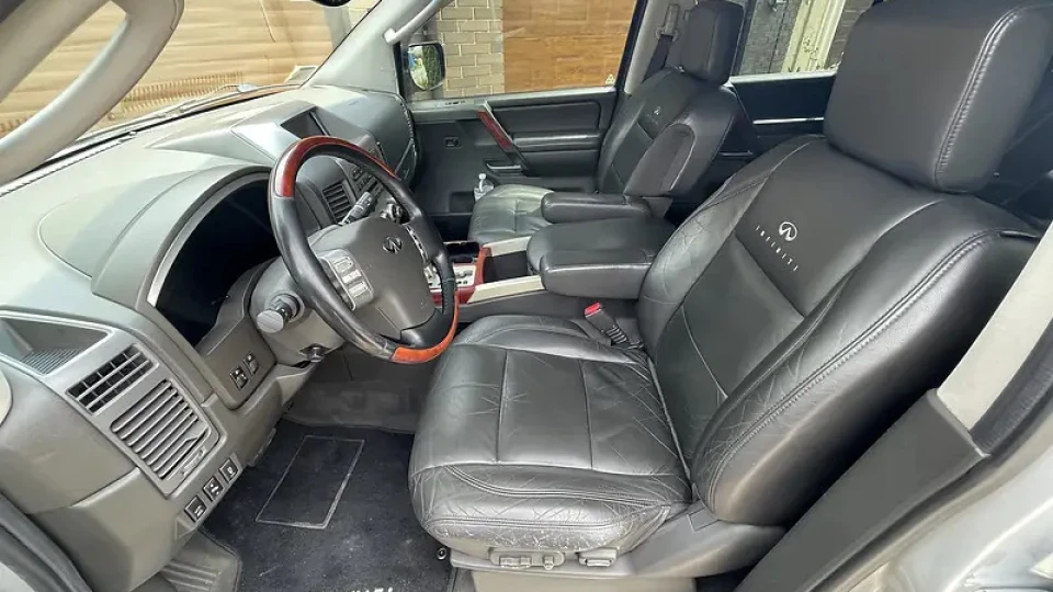 Infiniti QX56 5