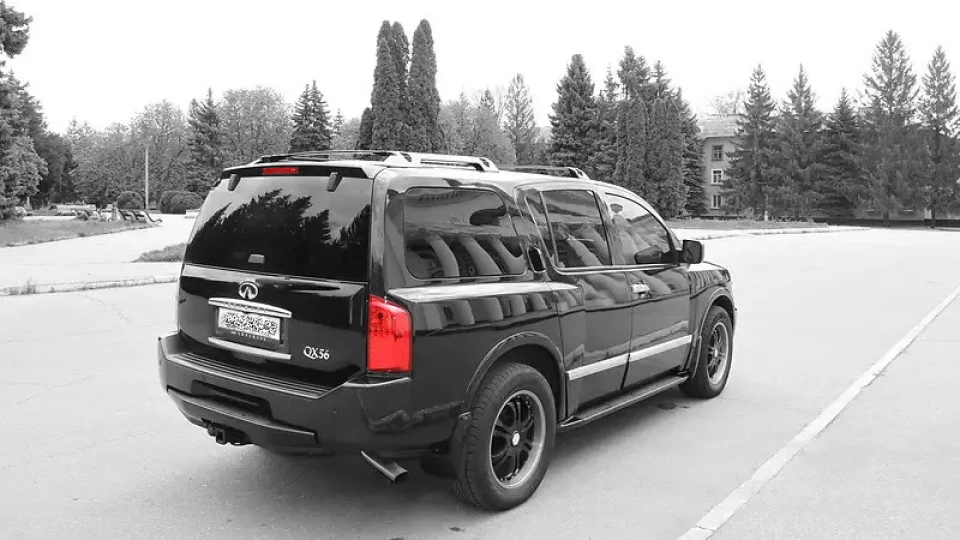 Infiniti QX56 2