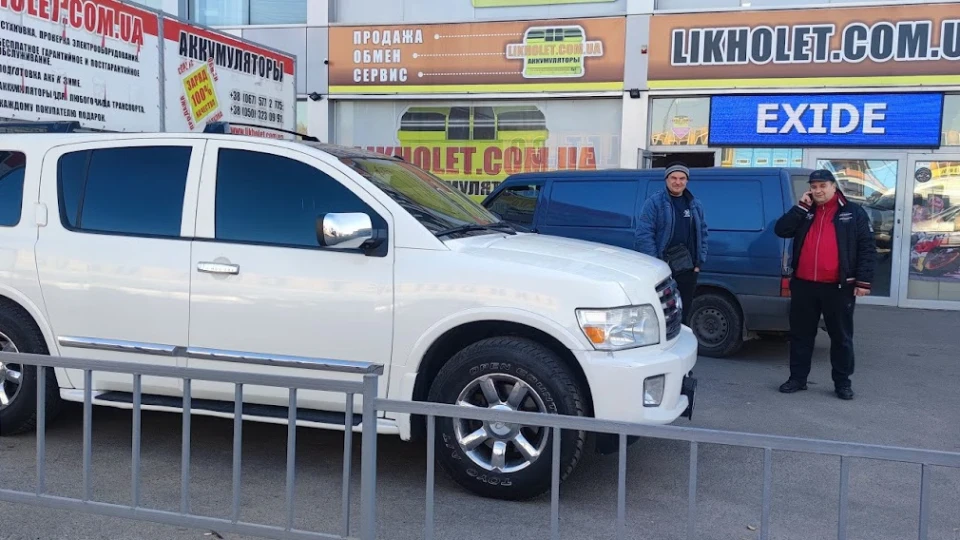 Infiniti QX56 Albino Behemoth 4
