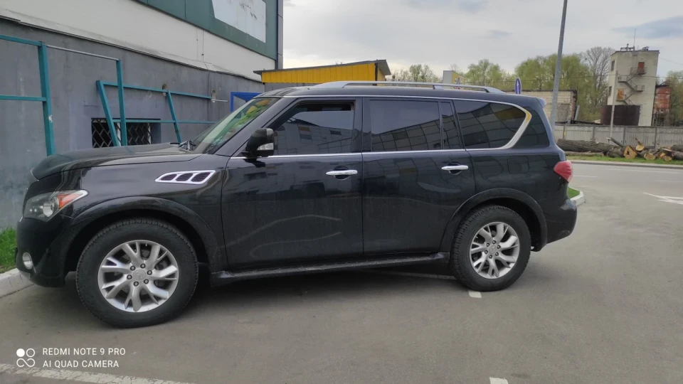 Infiniti QX56 BIG Black HIPPO 4