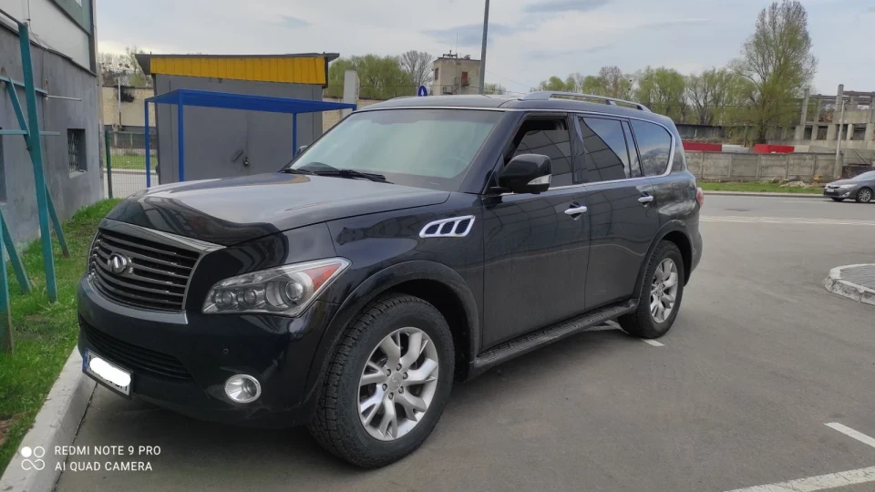 Infiniti QX56 BIG Black HIPPO 5