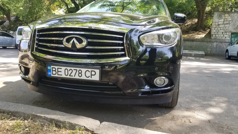 Infiniti QX60 Base 2