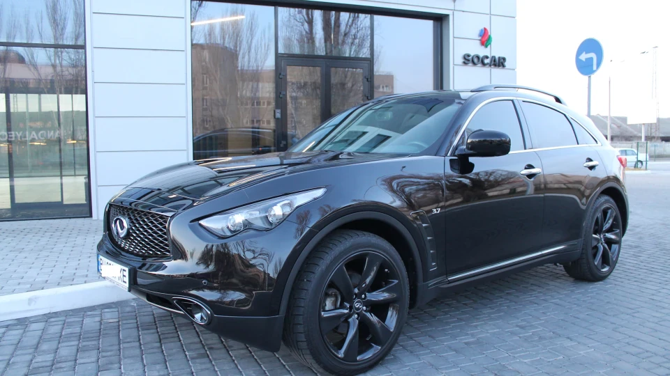 Infiniti QX70