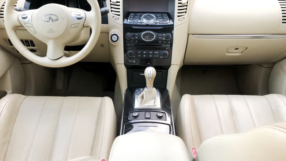 Infiniti QX70 3.7 3