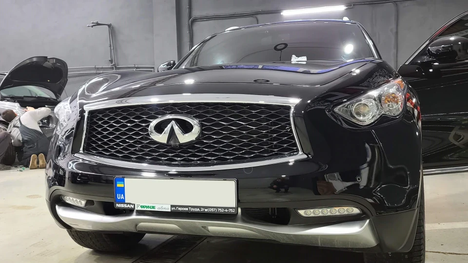Infiniti QX70 Limited Edition 3