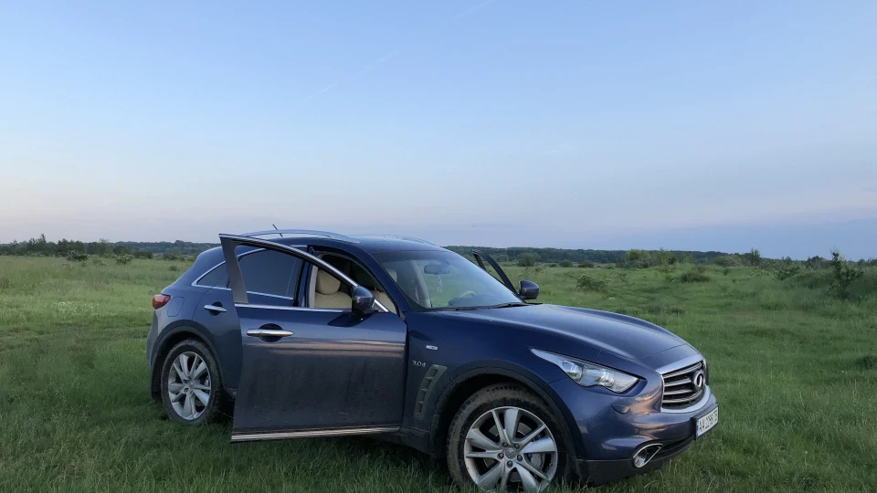 Infiniti QX70 Reptile 3