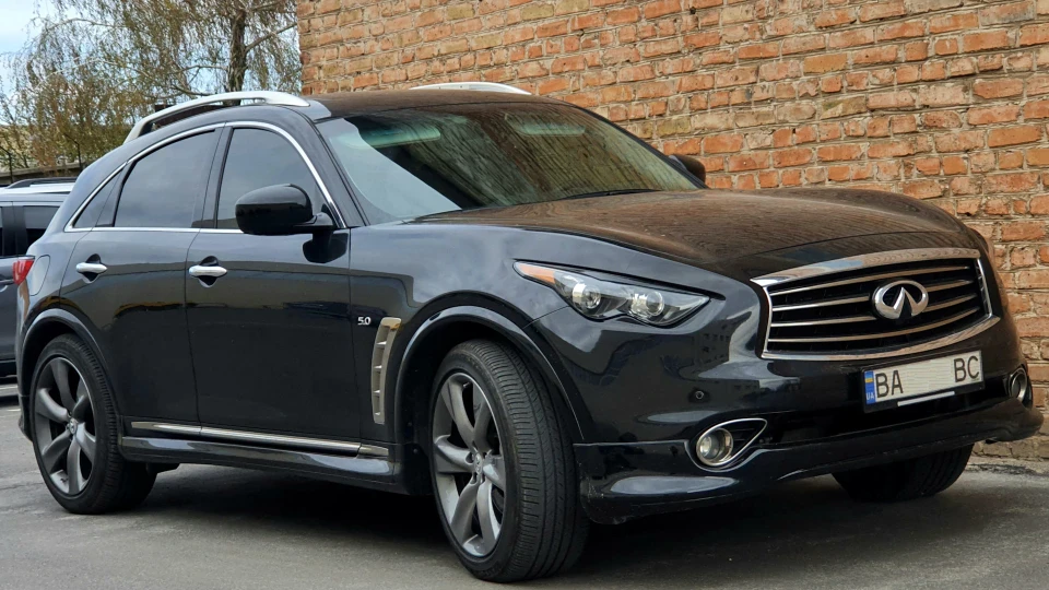 Infiniti QX70 S 5.0 2