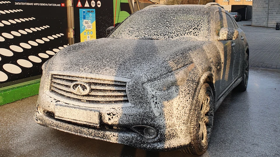 Infiniti QX70 S 5.0 3