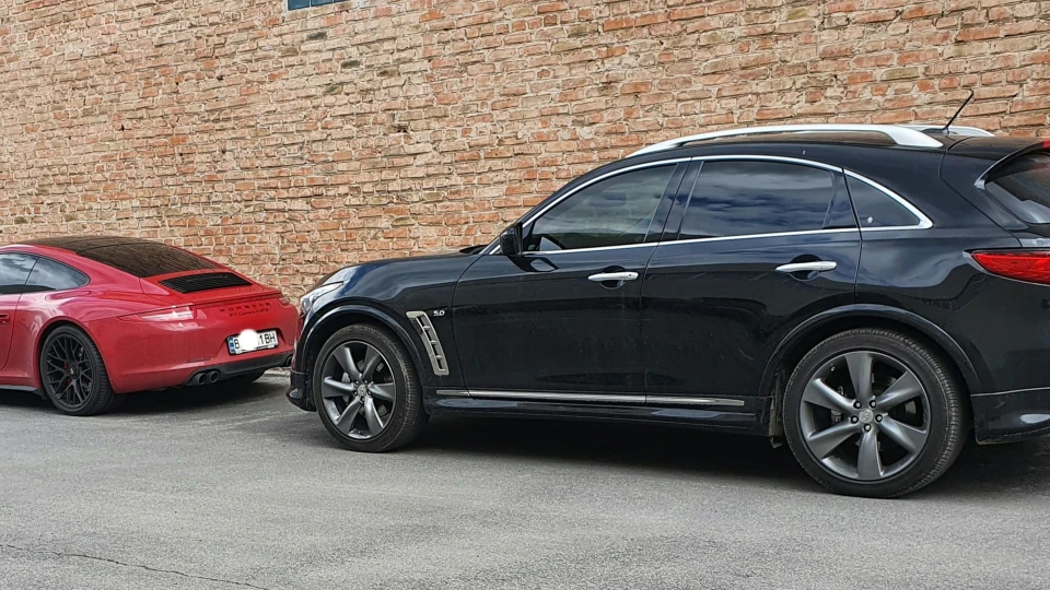 Infiniti QX70 S 5.0 4