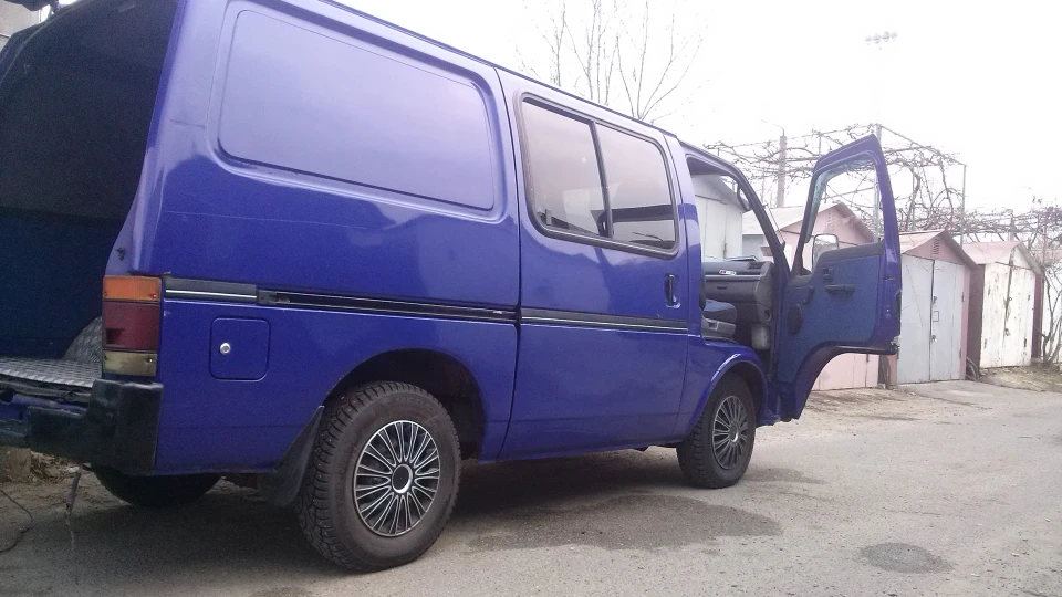 Isuzu Midi 4