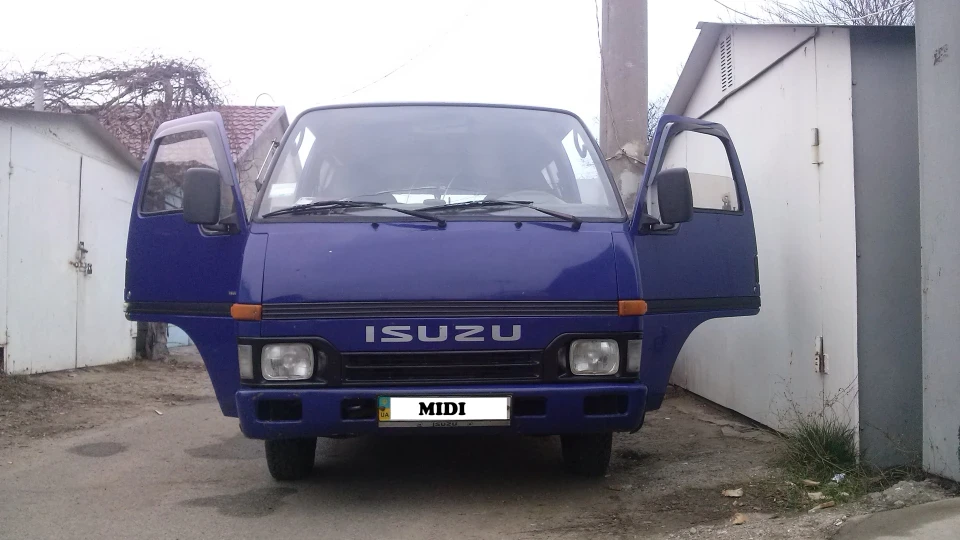 Isuzu Midi 5