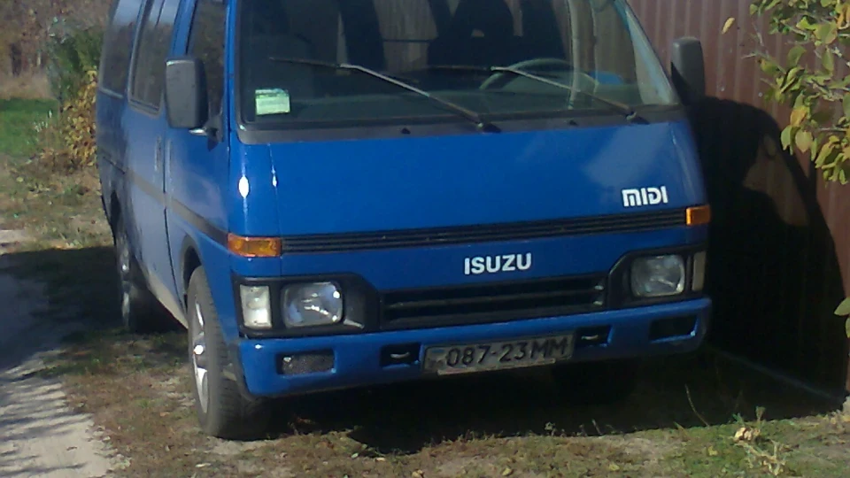 Isuzu Midi 2.0 5