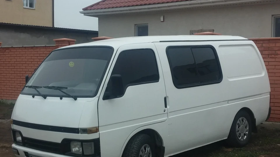Isuzu Midi Білий