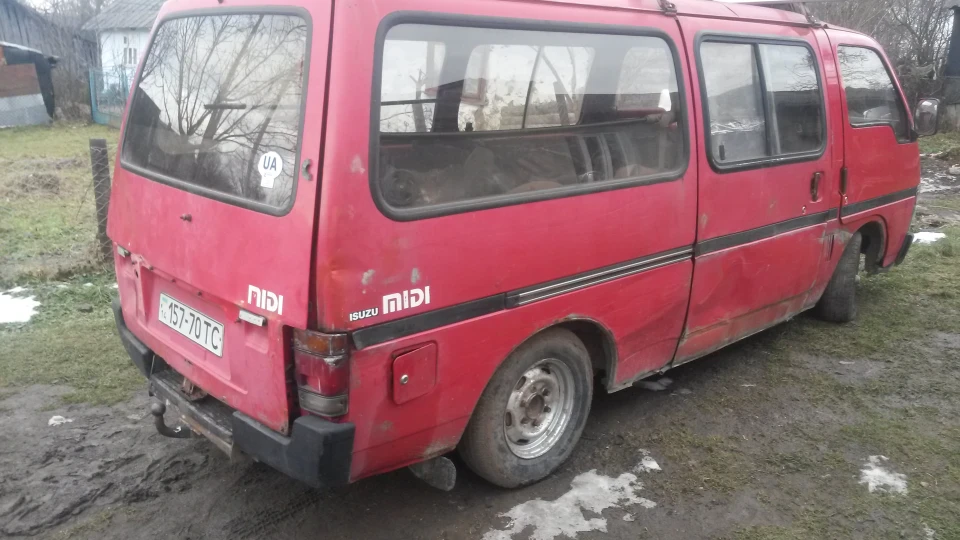 Isuzu Midi RedHotMiniBus