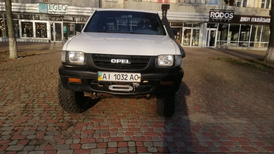 Isuzu TF (Opel Campo) 2