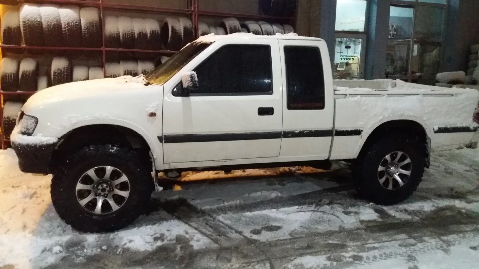 Isuzu TF (Opel Campo) 5