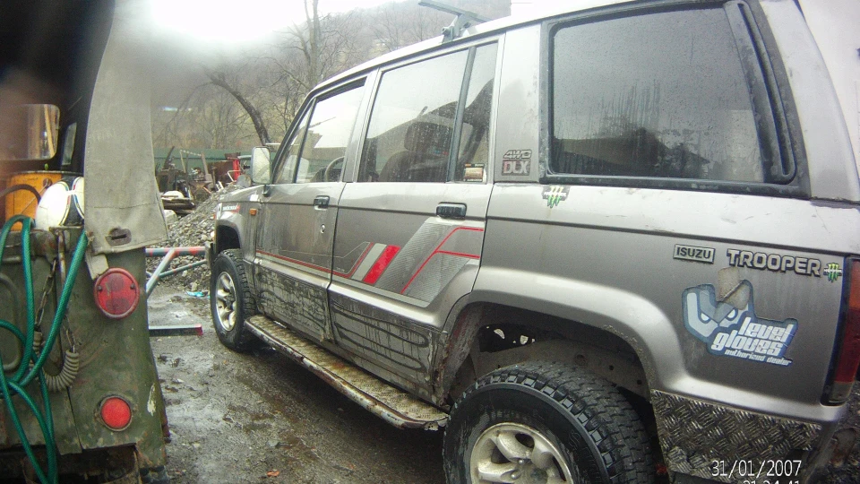 Isuzu Trooper 3