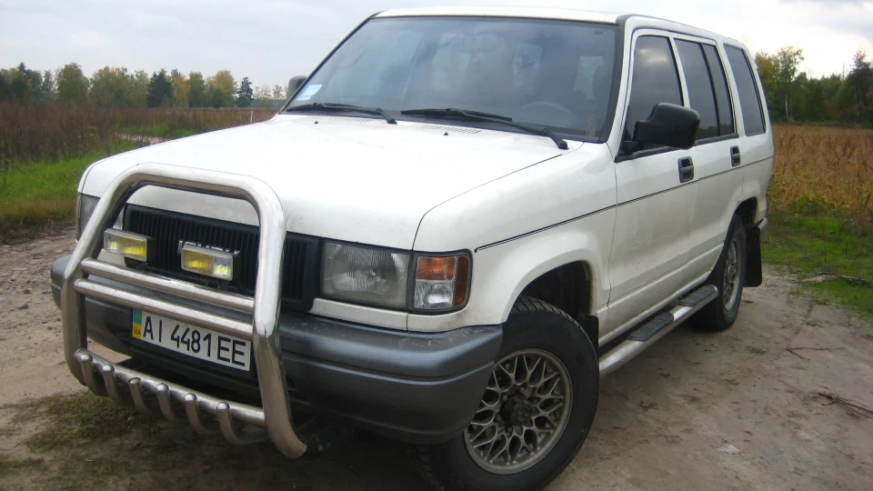 Isuzu Trooper 3
